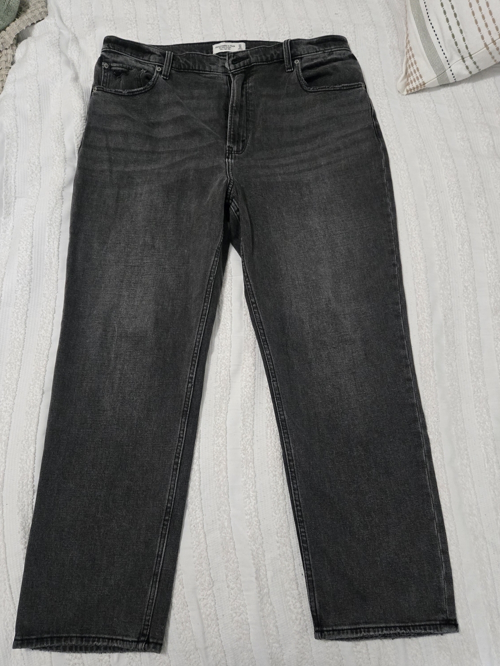 Abercrombie & Fitch - The Ankle Straight Ultra High Rise - Charcoal Gray